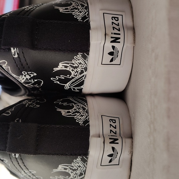 Size 7.5 - adidas Disney x Nizza Sport Goofy Pack - Black - Picture 2 of 6